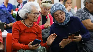 Antalya’da Akıllı Telefon Kullanma Kursu Başladı!